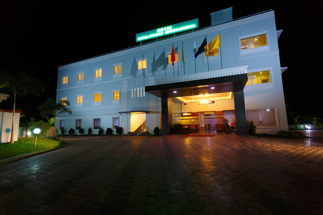 Hotel Gopalapuram International Pollāchi Exteriör bild